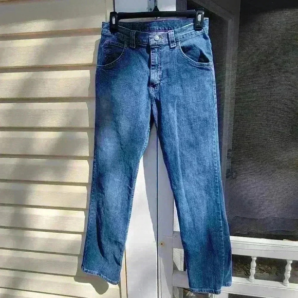 BOY'S WRANGLER CLASSIC STRAIGHT FIT JEAN 16 REG HIGH RISE MEDIUM WASH - Picture 1 of 11